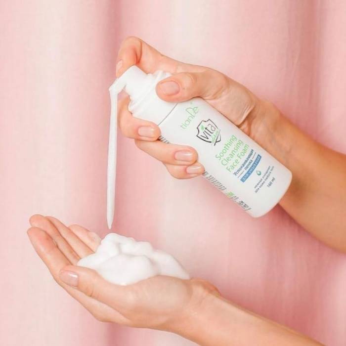 Spumă de curățare calmantă Vita Derm, 160 ml